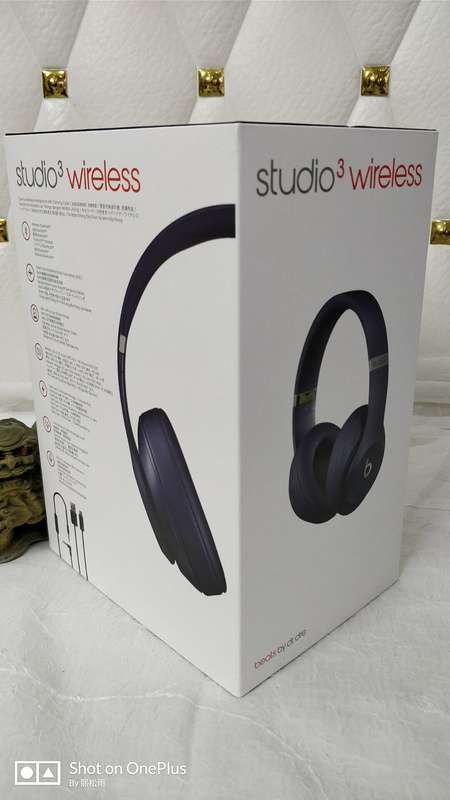 Monster Beats  studio wireless 3-013