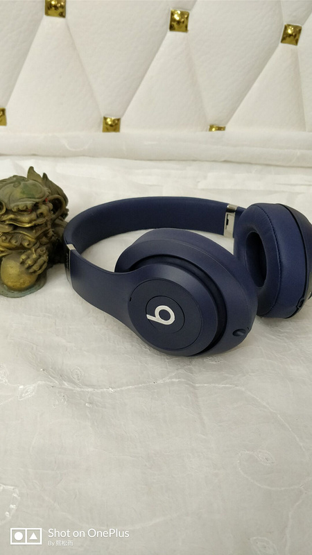 Monster Beats  studio wireless 3-013