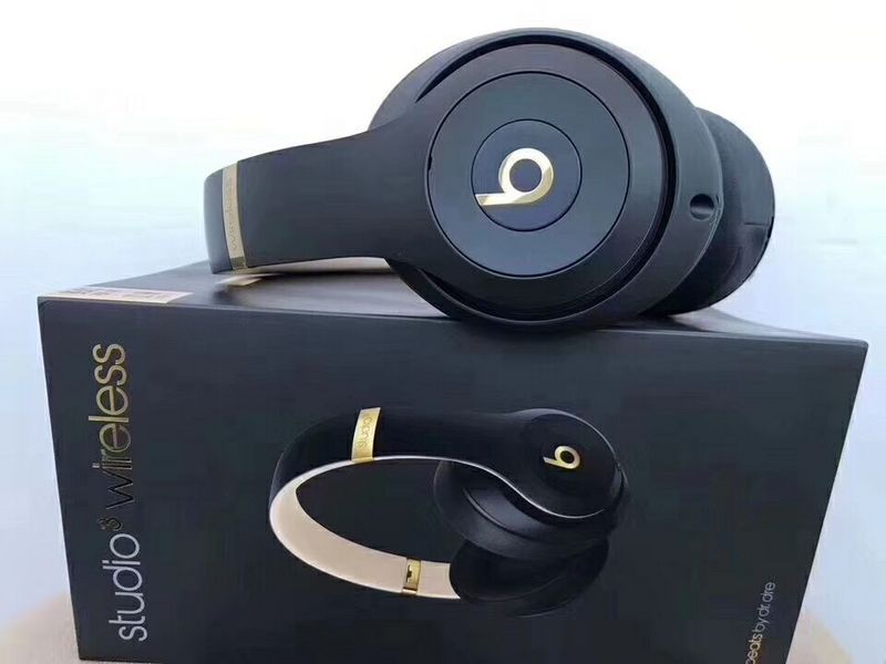 Monster Beats  studio wireless 3-013