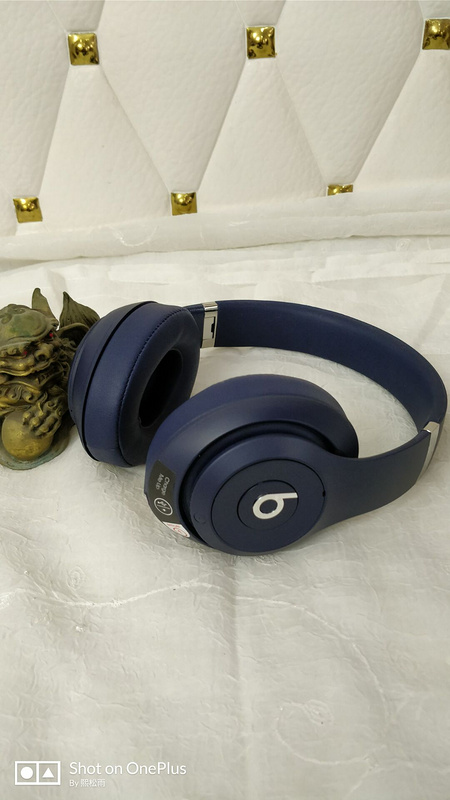 Monster Beats  studio wireless 3-013