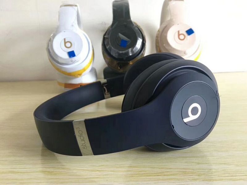 Monster Beats  studio wireless 3-013