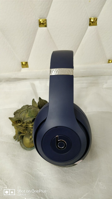 Monster Beats  studio wireless 3-013