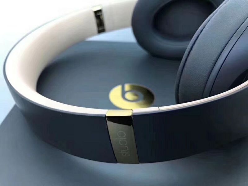 Monster Beats  studio wireless 3-013