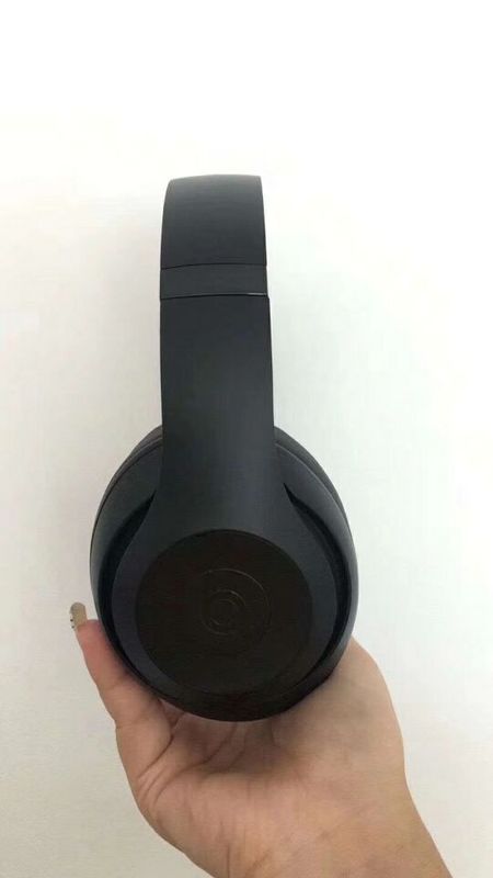 Monster Beats  studio wireless 3-014