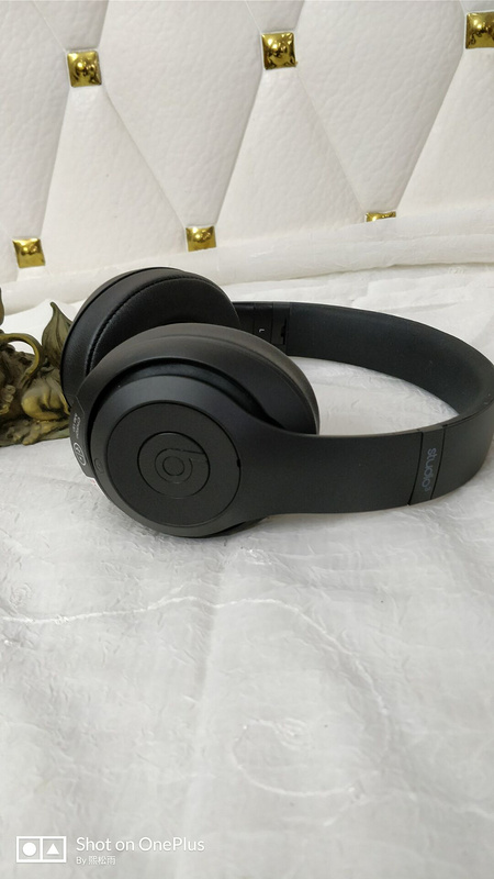 Monster Beats  studio wireless 3-014