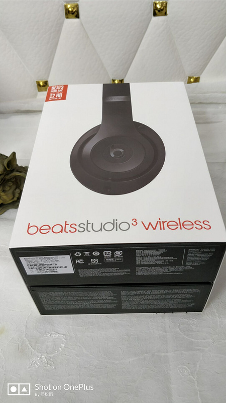 Monster Beats  studio wireless 3-014