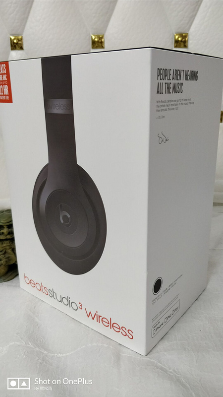 Monster Beats  studio wireless 3-014