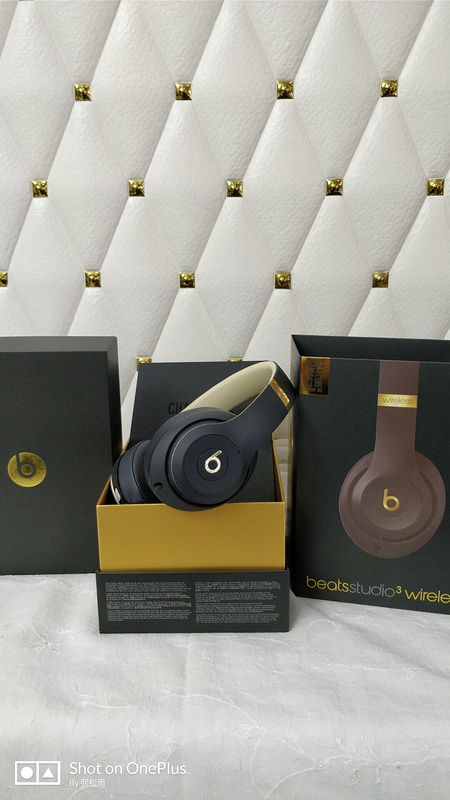 Monster Beats  studio wireless 3-015