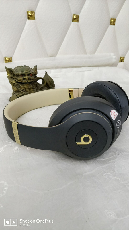 Monster Beats  studio wireless 3-015