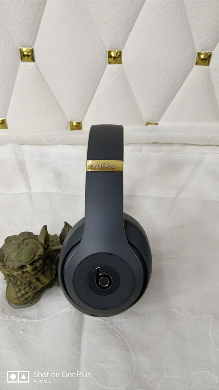 Monster Beats  studio wireless 3-015