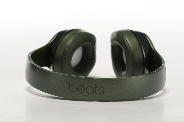 Monster Beats SOLO 2 Wireless-001