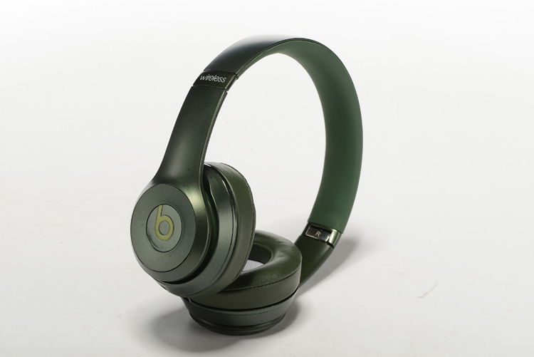 Monster Beats SOLO 2 Wireless-001