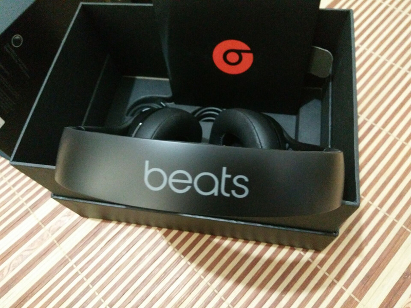 Monster Beats SOLO 2 Wireless-004