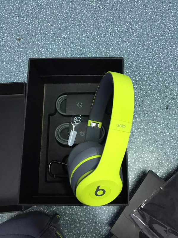 Monster Beats SOLO 2 Wireless-006