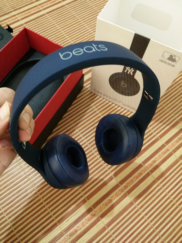 Monster Beats SOLO 2 Wireless-011