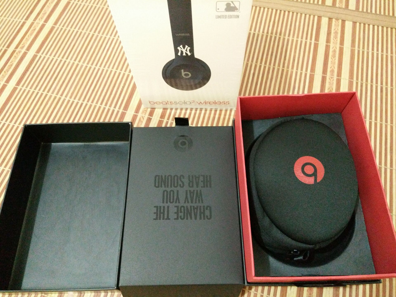 Monster Beats SOLO 2 Wireless-011