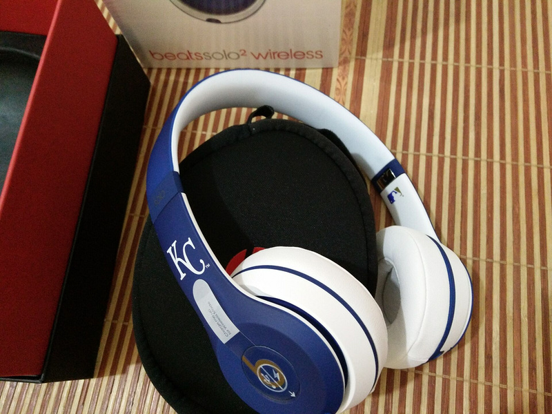 Monster Beats SOLO 2 Wireless-012