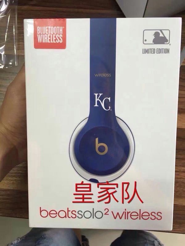 Monster Beats SOLO 2 Wireless-012