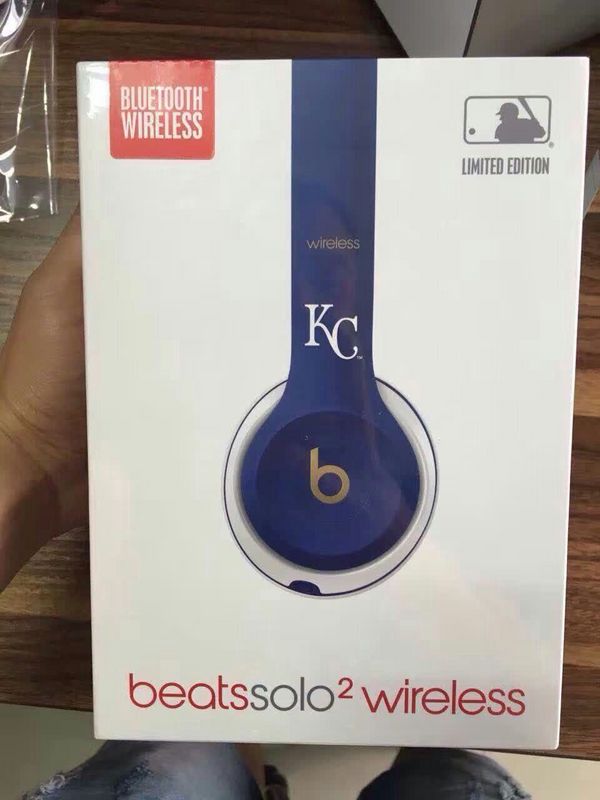 Monster Beats SOLO 2 Wireless-012