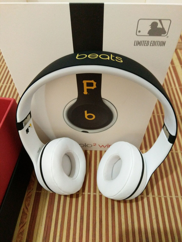 Monster Beats SOLO 2 Wireless-013