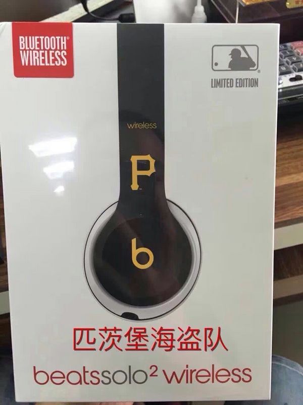 Monster Beats SOLO 2 Wireless-013