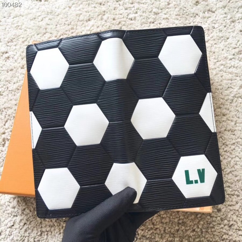 Super Perfect LV Wallet-023