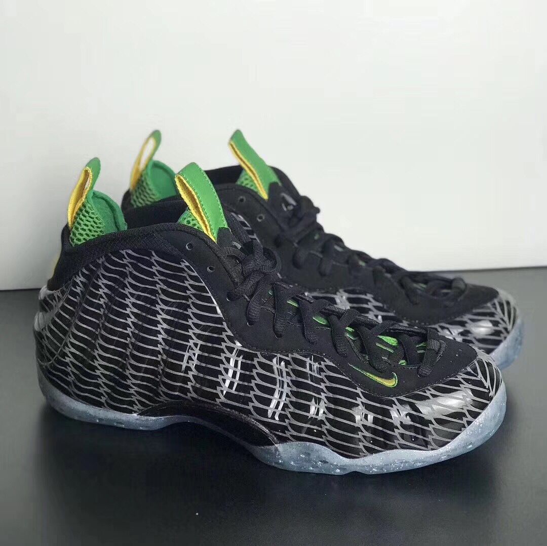 Authentic Nike Air Foamposite one Oregon Ducks