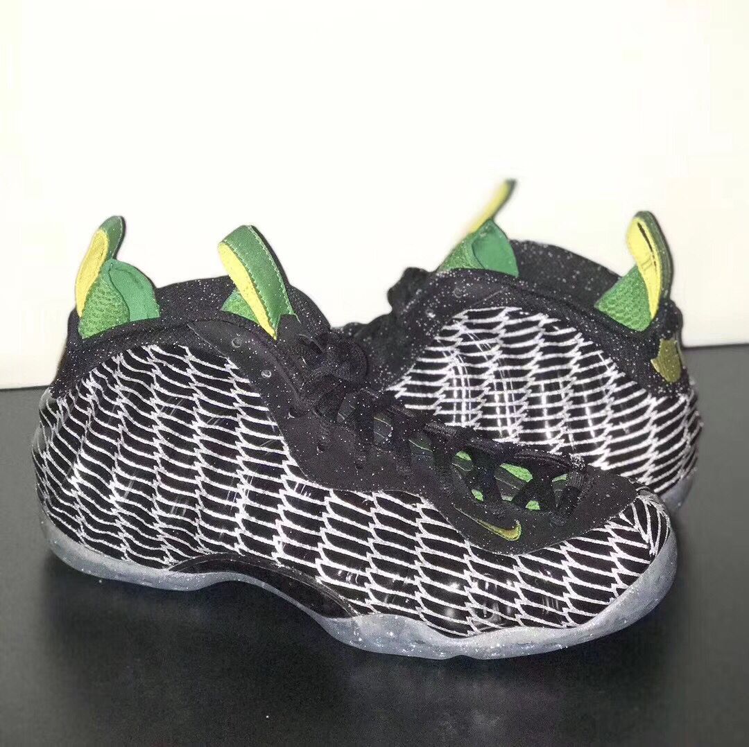 Authentic Nike Air Foamposite one Oregon Ducks