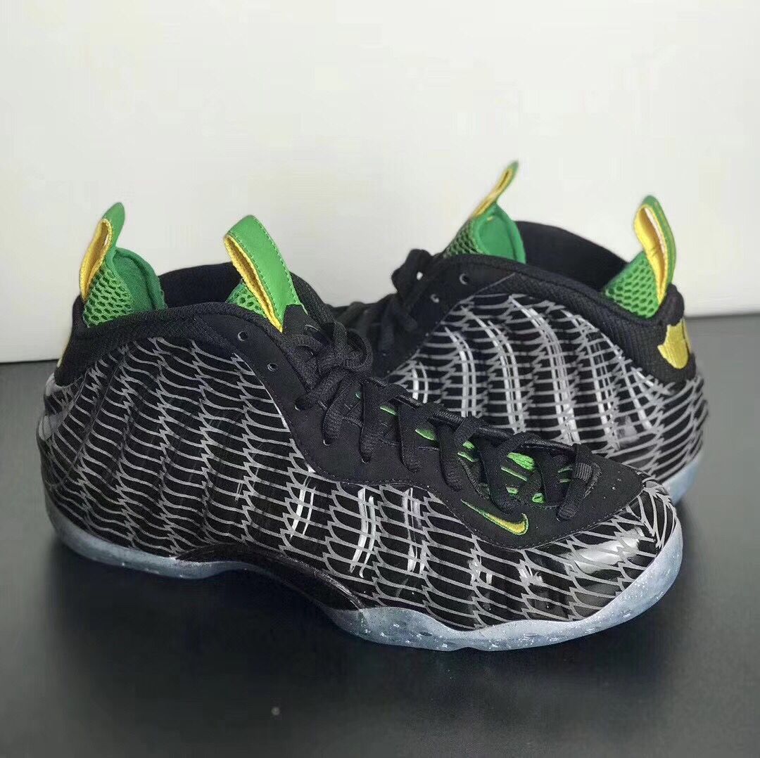 Authentic Nike Air Foamposite one Oregon Ducks