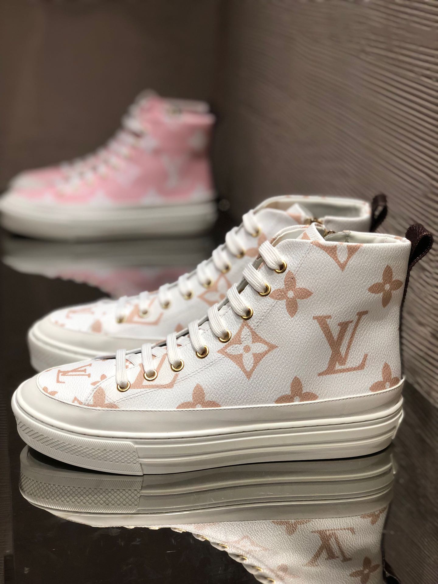 LV Women Shoes 1;1 Quality-188