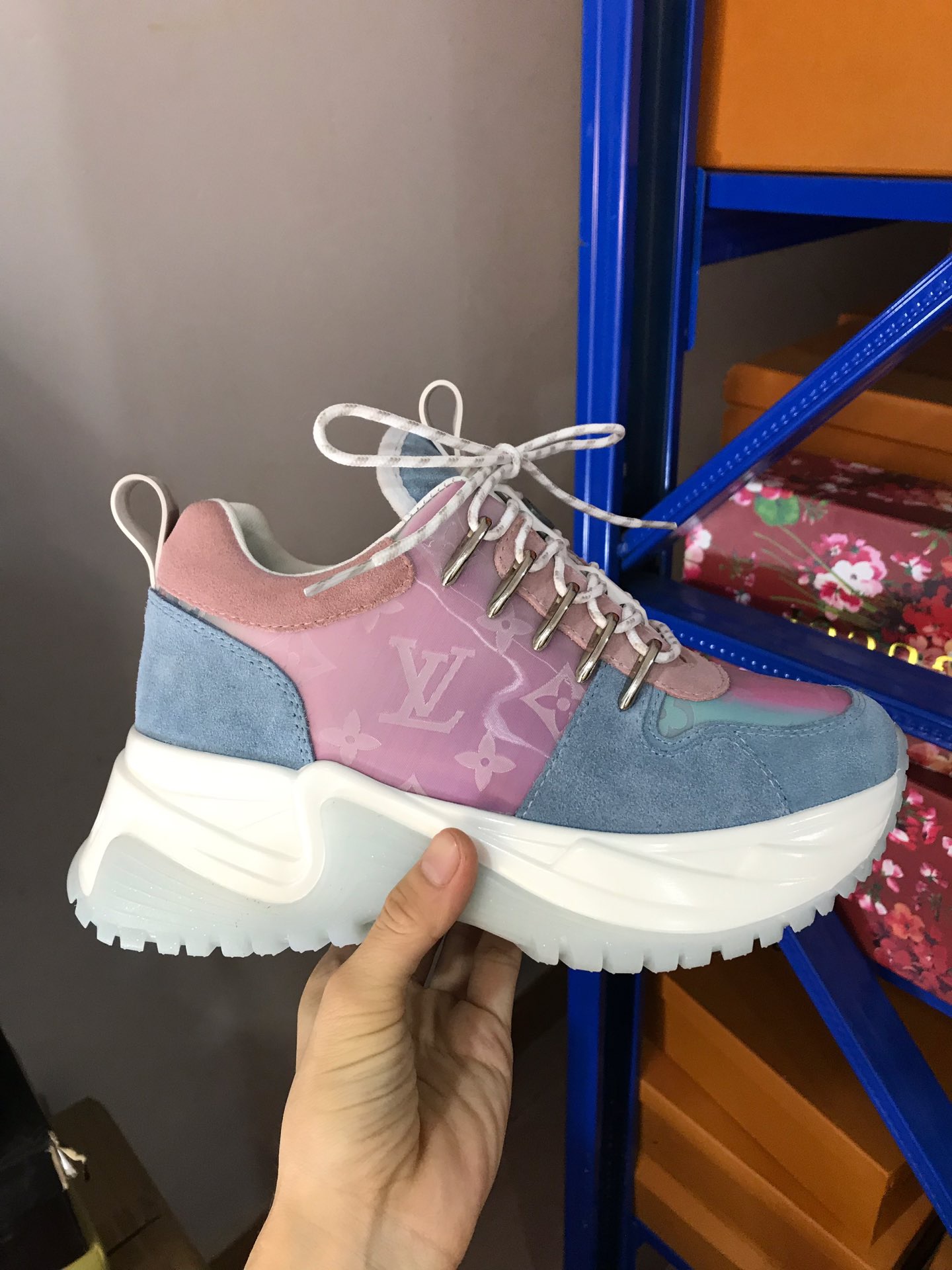 LV Women Shoes 1;1 Quality-220