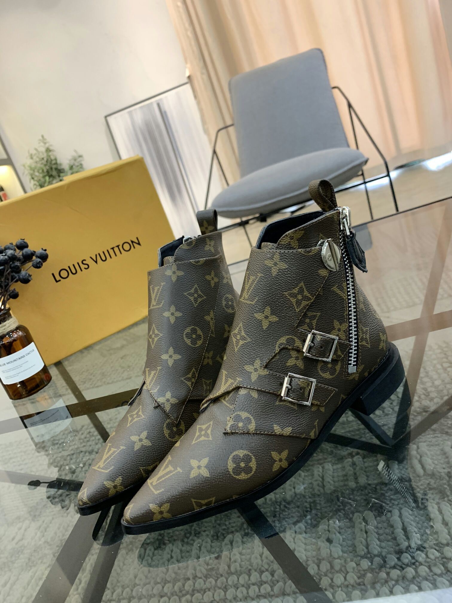 LV Women Shoes 1;1 Quality-297