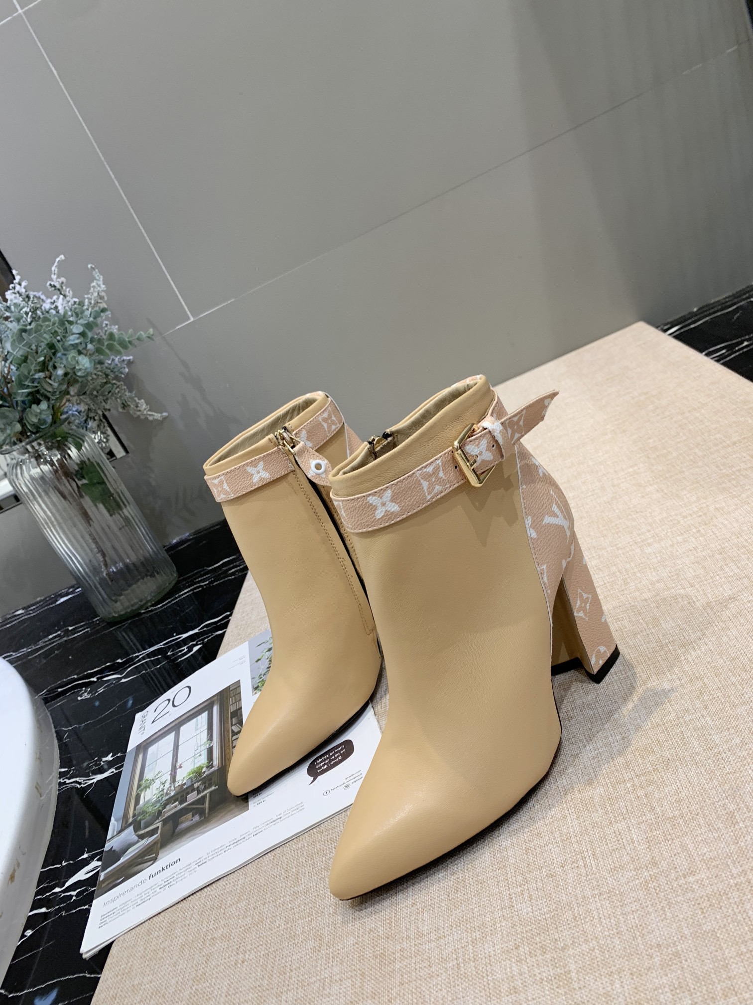 LV Women Shoes 1;1 Quality-345