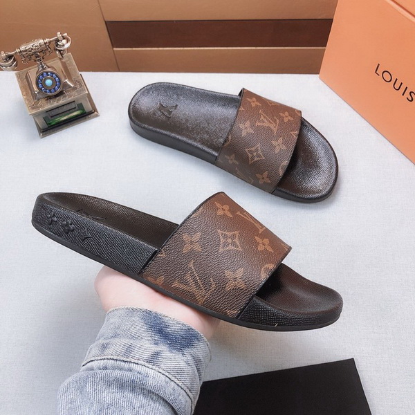 LV men slippers AAA-304(38-45)