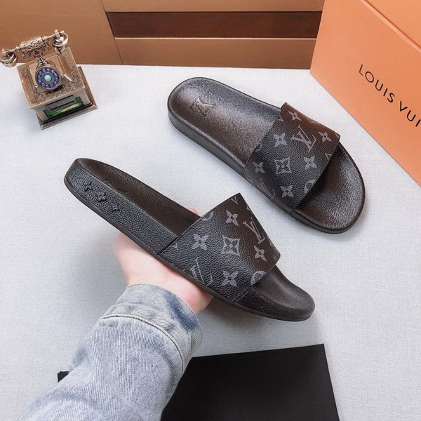 LV men slippers AAA-315(38-45)