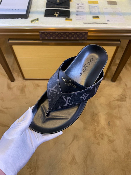 LV men slippers AAA-324(38-45)