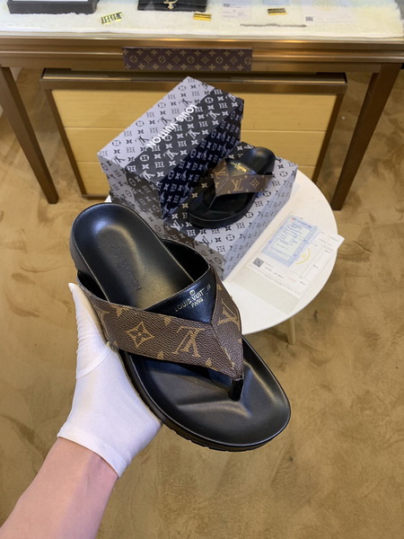 LV men slippers AAA-325(38-45)