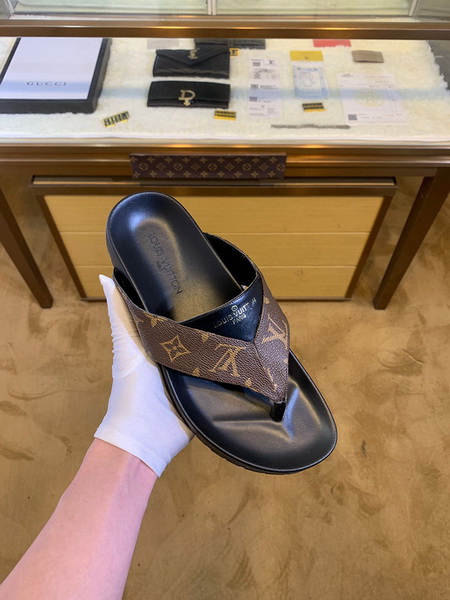 LV men slippers AAA-325(38-45)