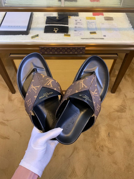 LV men slippers AAA-325(38-45)