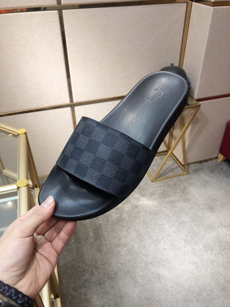 LV men slippers AAA-326(38-45)