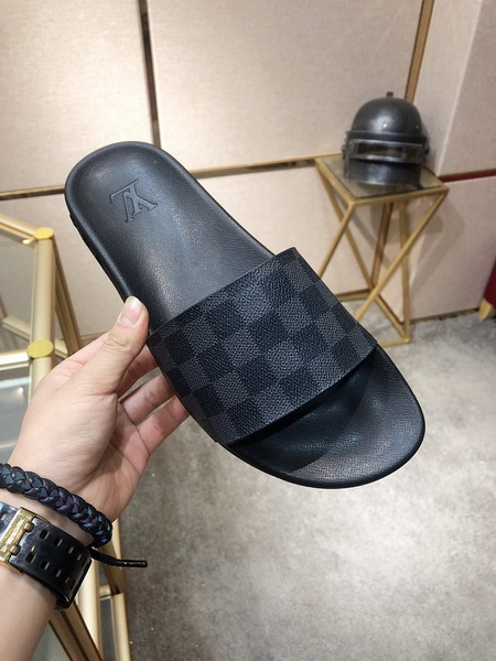 LV men slippers AAA-326(38-45)