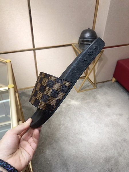 LV men slippers AAA-327(38-45)