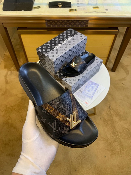 LV men slippers AAA-328(38-45)