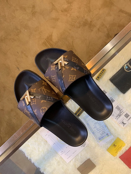 LV men slippers AAA-329(38-45)