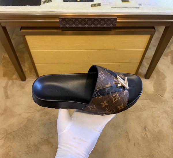 LV men slippers AAA-329(38-45)