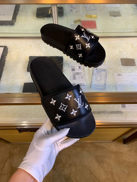 LV men slippers AAA-331(38-45)