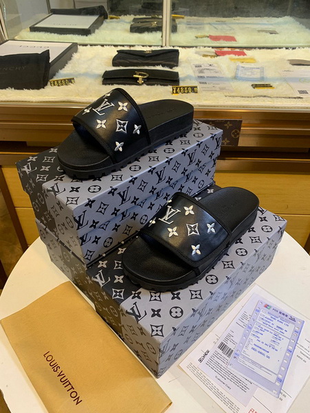 LV men slippers AAA-331(38-45)