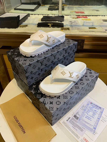 LV men slippers AAA-332(38-45)