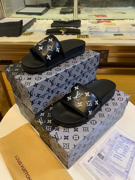 LV men slippers AAA-333(38-45)