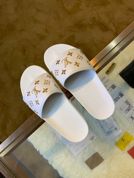 LV men slippers AAA-335(38-45)